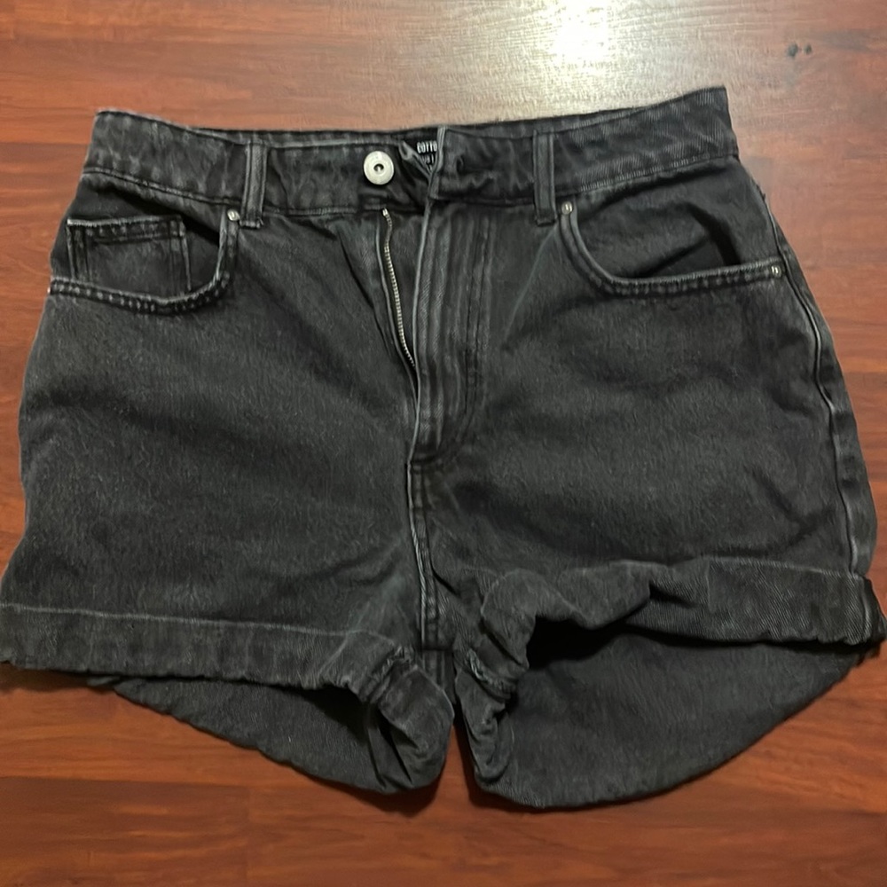 Cotton on high rise mom shorts.